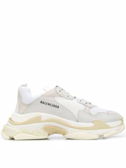 Balenciaga: Белые кроссовки  Triple S