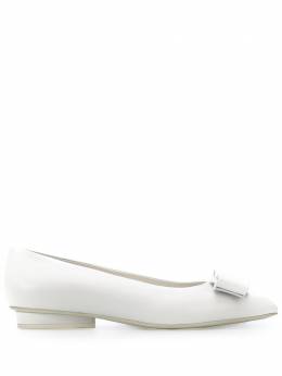Salvatore Ferragamo: Белые балетки  Viva