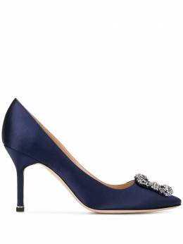 Manolo Blahnik: Голубые туфли  Hangisi
