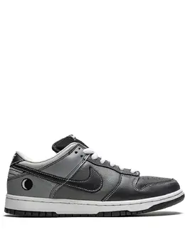 Nike: Светлые кроссовки  SB Dunk Low