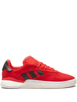 adidas: Красные кроссовки 