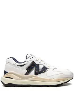 New Balance: Белые кроссовки  57/40