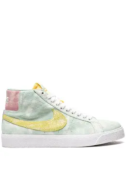 Nike: Светлые кроссовки Blazer Mid Premium