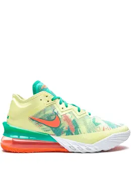 Nike: Белые кроссовки  Lebron 18