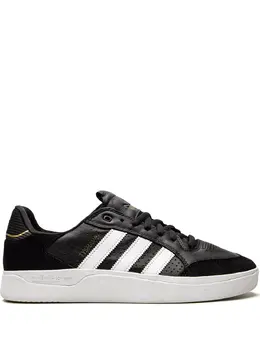 adidas: Чёрные кроссовки  Tyshawn