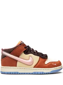 Nike: Многоцветные кроссовки  Dunk