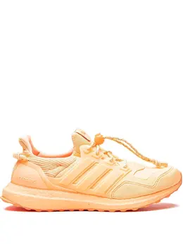 adidas: Оранжевые кроссовки  UltraBoost