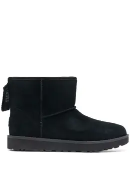 UGG: Чёрные ботинки 