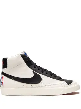 Nike: Белые кроссовки Blazer Mid 77