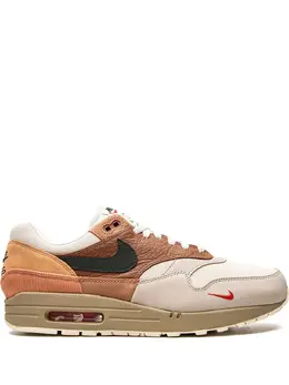 Nike: Бежевые кроссовки  Air Max 1