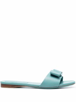 Salvatore Ferragamo: Голубые сандалии 