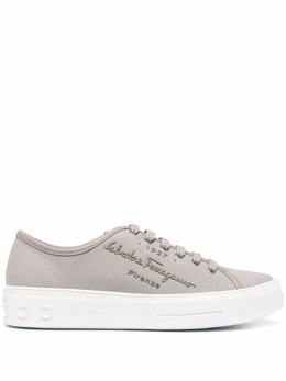 Salvatore Ferragamo: Светлые кроссовки 