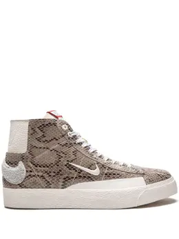 Nike: Коричневые кроссовки  SB Blazer Mid