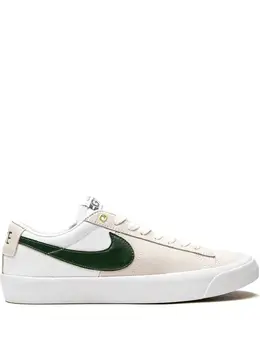 Nike: Белые кроссовки SB Blazer Low GT