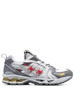 ASICS: Кроссовки 