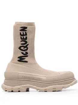 Alexander McQueen: Бежевые ботинки  Tread