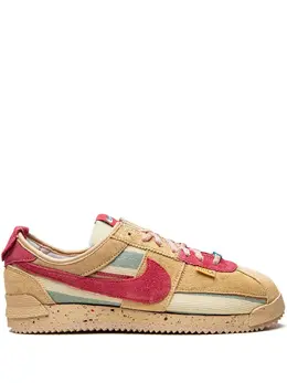 Nike: Бежевые кроссовки  Cortez