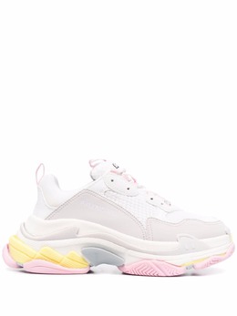 Balenciaga: Светлые кроссовки Triple S