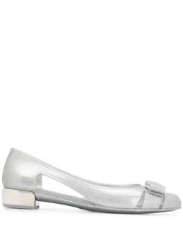 Salvatore Ferragamo: Серебристые туфли 