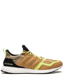 adidas: Многоцветные кроссовки  UltraBoost DNA