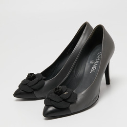 Chanel Grey/Black Leather CC Camelia Pumps Size 40 715845