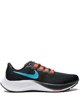 Nike: Светлые кроссовки 