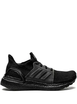 adidas: Чёрные кроссовки  UltraBoost 19