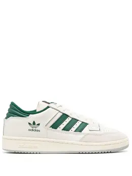 adidas: Белые кроссовки 