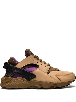 Nike: Светлые кроссовки  Air Huarache