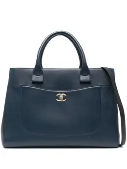 Chanel Pre-Owned: Голубая сумка 
