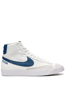 Nike: Голубые кроссовки  Blazer Mid 77