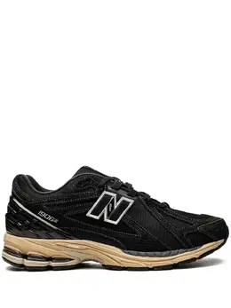 New Balance: Чёрные кроссовки  1906R