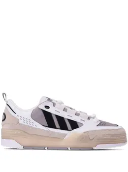 adidas: Белые кроссовки 