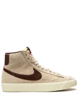 Nike: Светлые кроссовки  Blazer Mid 77