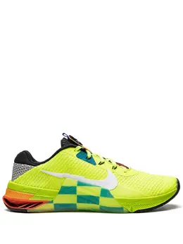 Nike: Зелёные кроссовки 