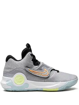 Nike: Светлые кроссовки 
