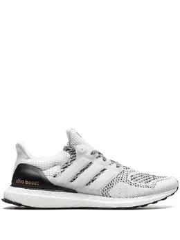 adidas: Белые кроссовки  UltraBoost DNA