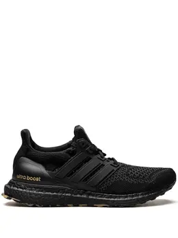 adidas: Чёрные кроссовки  UltraBoost
