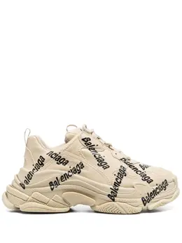 Balenciaga: Бежевые кроссовки Triple S