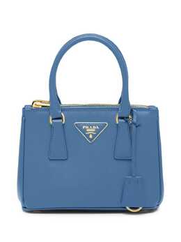 Prada: Голубая сумка 