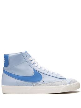 Nike: Светлые кроссовки  Blazer Mid