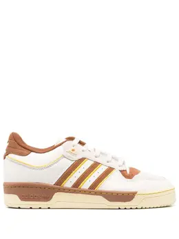 adidas: Белые кроссовки  Originals