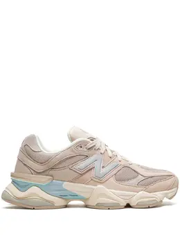 New Balance: Светлые кроссовки 