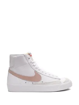 Nike: Розовые кроссовки  Blazer Mid 77