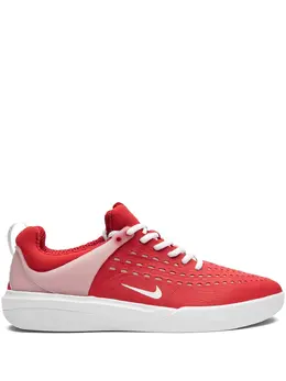 Nike: Тёмные кроссовки 
