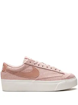 Nike: Розовые кроссовки  Blazer Low