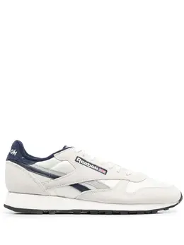 Reebok: Светлые кроссовки 
