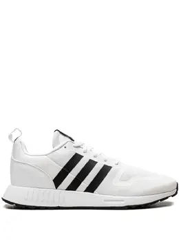 adidas: Белые кроссовки 