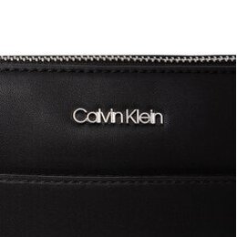 Calvin Klein: Чёрная сумка