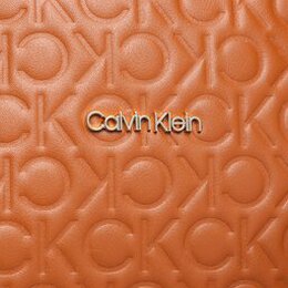 Calvin Klein: Коричневая сумка